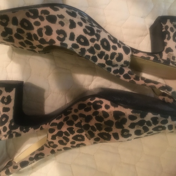 Leopard Print Women's Shoes 9M - Picture 2 of 6